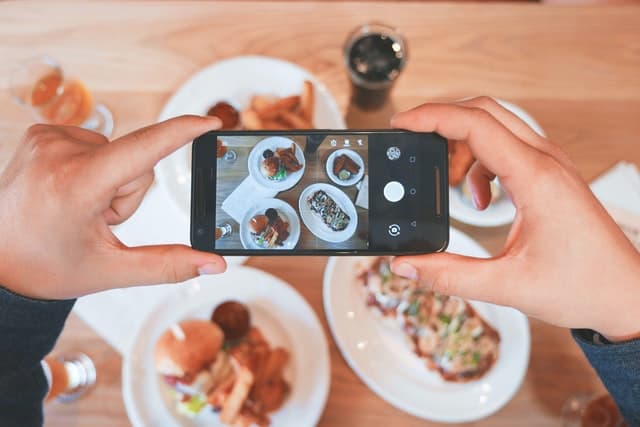 снимане на храна със смартфон